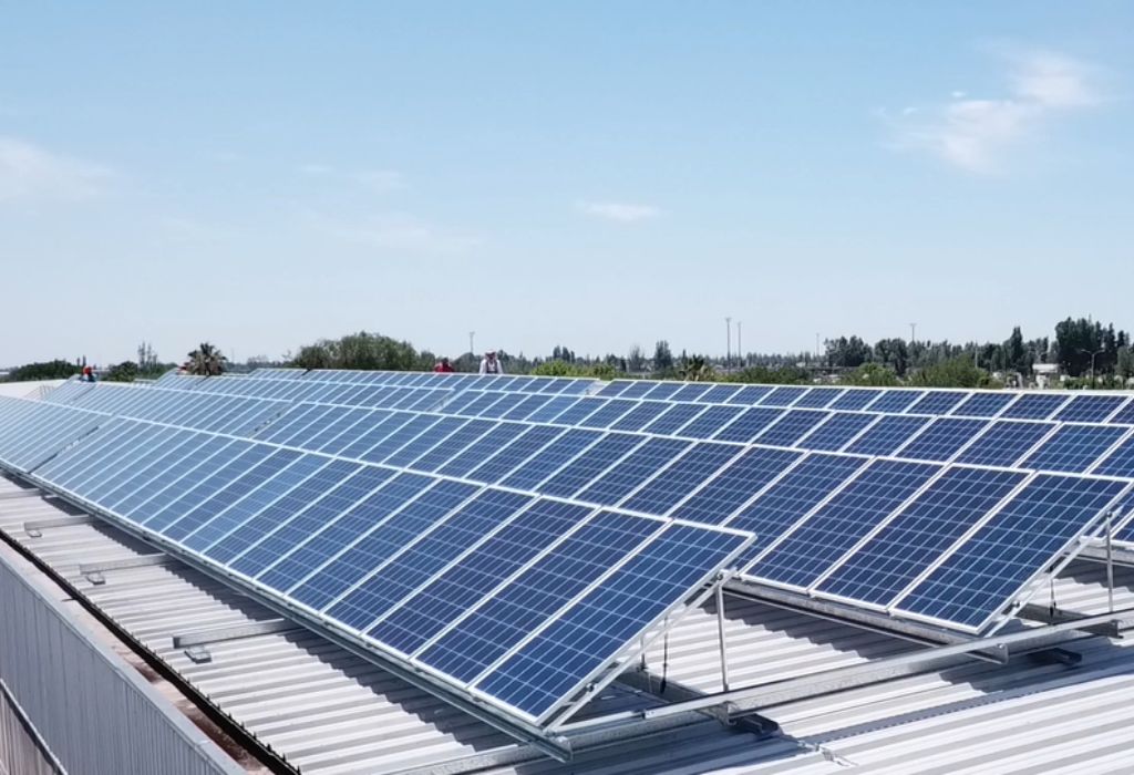 Instalación de paneles solares fotovoltaicos en Victorio Altieri - Proyecto de Energía Solar Energe Argentina